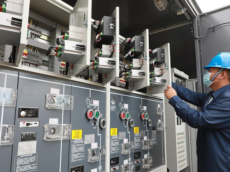 Our parallel resonance induction heating power supply system has demonstrated long-term reliable operation